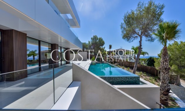 Nowy budynek - Willa -
Altea