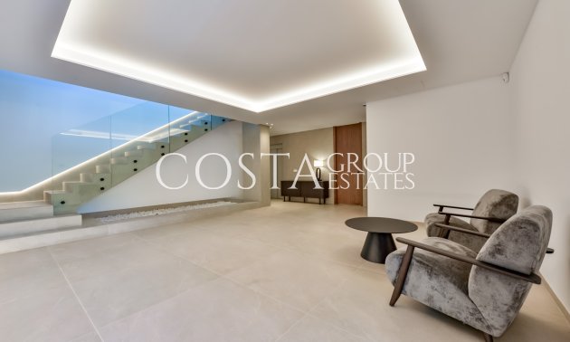 Nowy budynek - Willa -
Altea