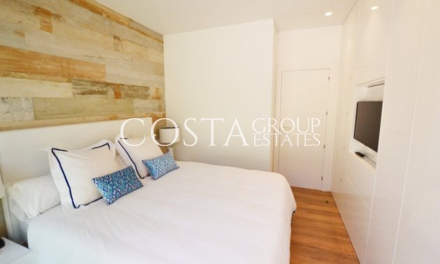 Herverkoop - Villa -
Orihuela Costa - Las Colinas Golf