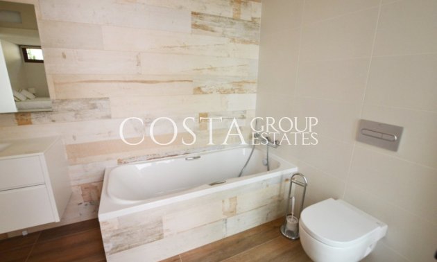 Herverkoop - Villa -
Orihuela Costa - Las Colinas Golf