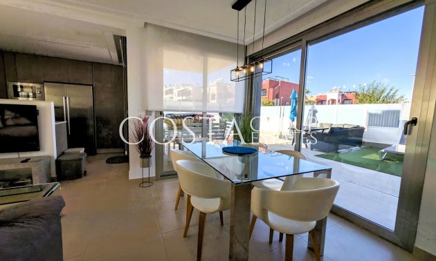 Herverkoop - Villa -
Orihuela Costa - Villamartin