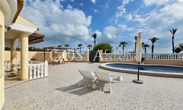 Herverkoop - Villa -
Los Alcazares - Los Alcazares Centro