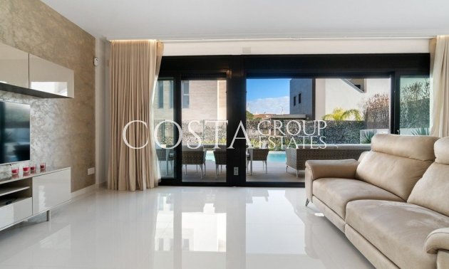 Herverkoop - Villa -
Orihuela Costa