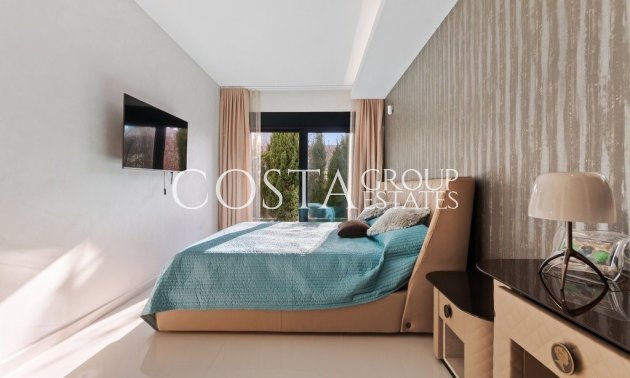 Herverkoop - Villa -
Orihuela Costa