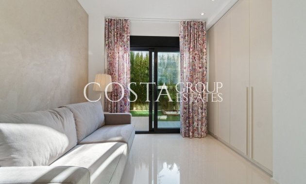 Herverkoop - Villa -
Orihuela Costa