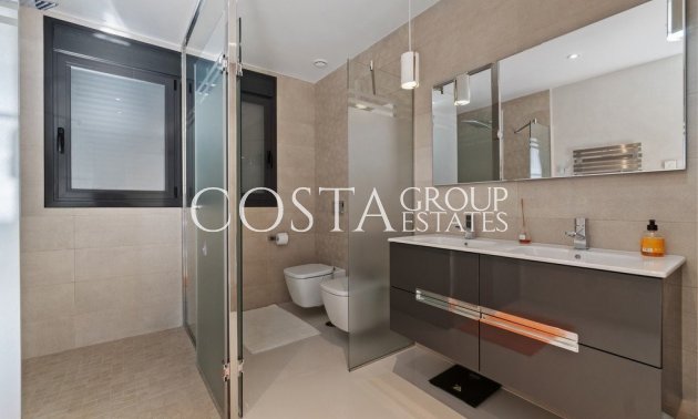 Herverkoop - Villa -
Orihuela Costa