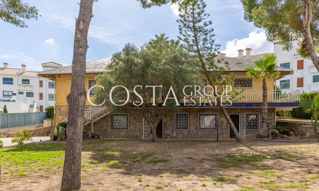 Odsprzedaż - Willa -
Orihuela Costa