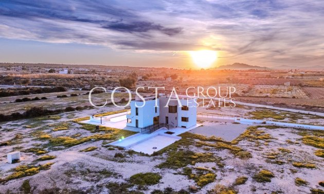 Herverkoop - Villa -
San Fulgencio - La Marina