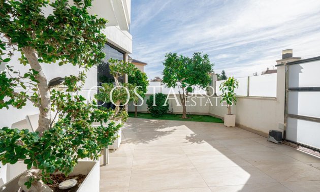 Odsprzedaż - Willa -
Orihuela Costa - Villamartin