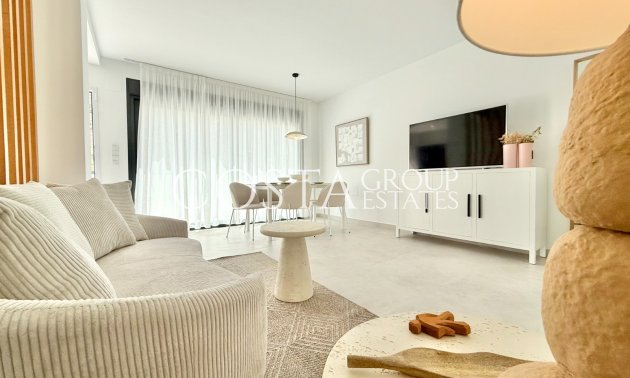 Nowy budynek - Apartments -
Cox