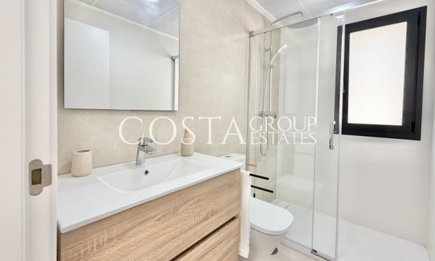 Nowy budynek - Apartments -
Cox