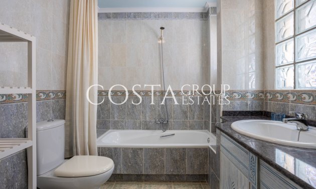 Herverkoop - Villa -
Guardamar del Segura - Guardamar del Segura Centro