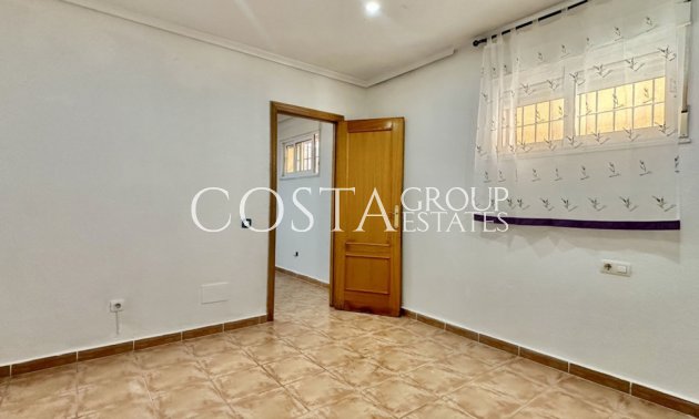 Revente - Villa -
Orihuela Costa - Villamartin