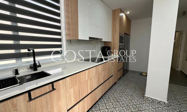 Revente - Maison -
Urbanización El Raso