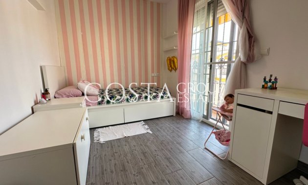 Revente - Maison -
Urbanización El Raso