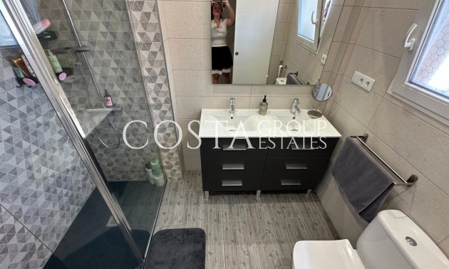 Revente - Maison -
Urbanización El Raso