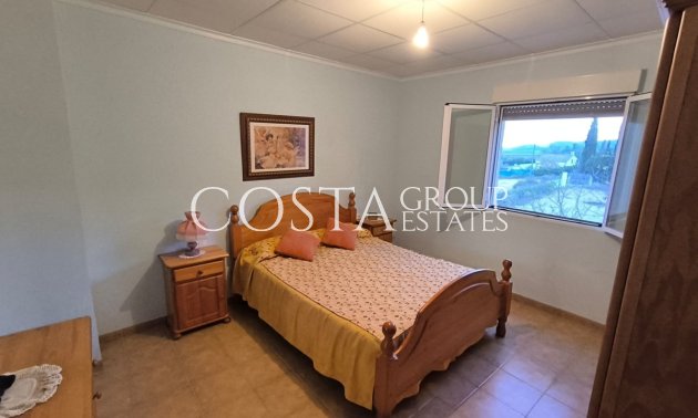 Herverkoop - Villa -
Yecla - Yecla Centro