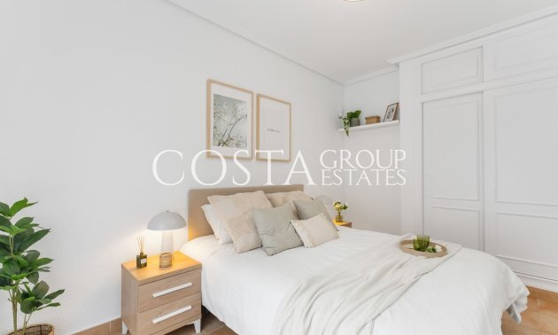 Resale - House -
Orihuela Costa - Villamartin