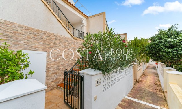 Resale - House -
Orihuela Costa - Villamartin
