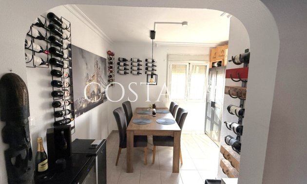 Resale - Villa -
Torrevieja