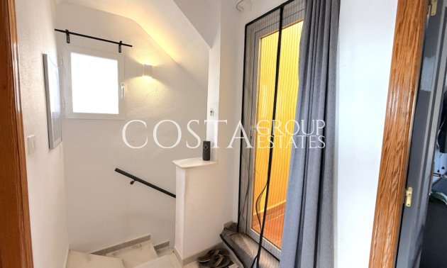 Resale - Villa -
Torrevieja