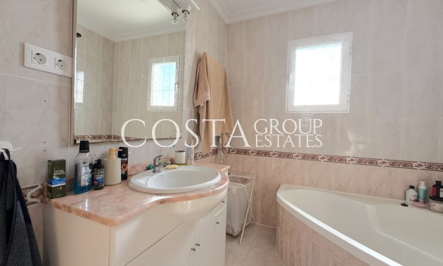 Resale - Villa -
Torrevieja