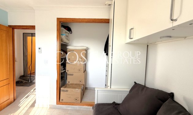 Resale - Villa -
Torrevieja