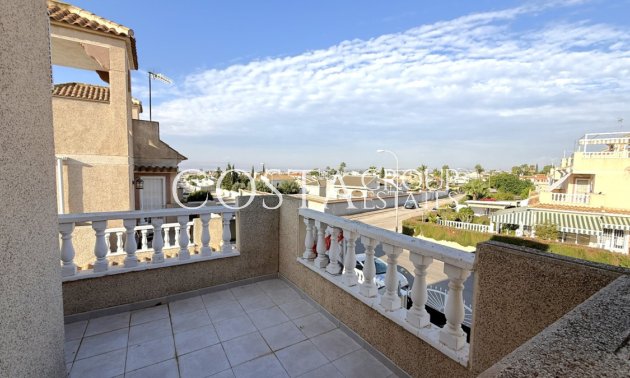 Resale - Villa -
Torrevieja