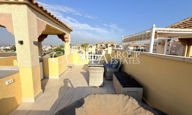Resale - Villa -
Torrevieja