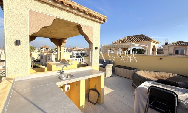 Resale - Villa -
Torrevieja