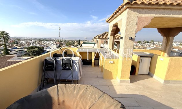 Resale - Villa -
Torrevieja