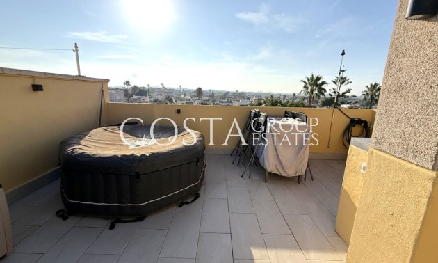 Resale - Villa -
Torrevieja