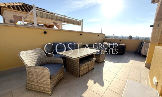 Resale - Villa -
Torrevieja