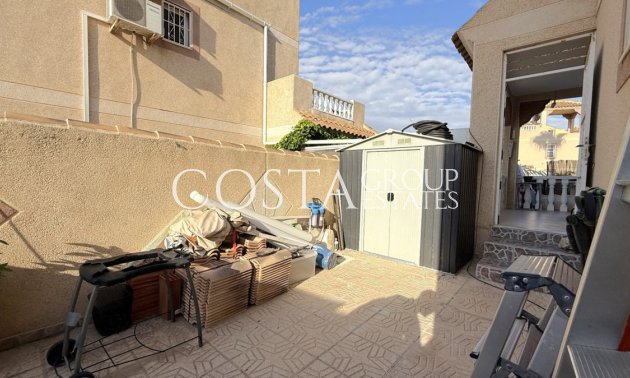 Resale - Villa -
Torrevieja
