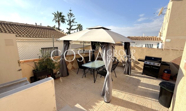 Resale - Villa -
Torrevieja
