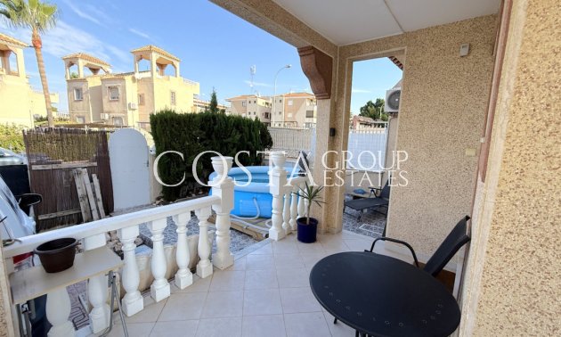 Resale - Villa -
Torrevieja