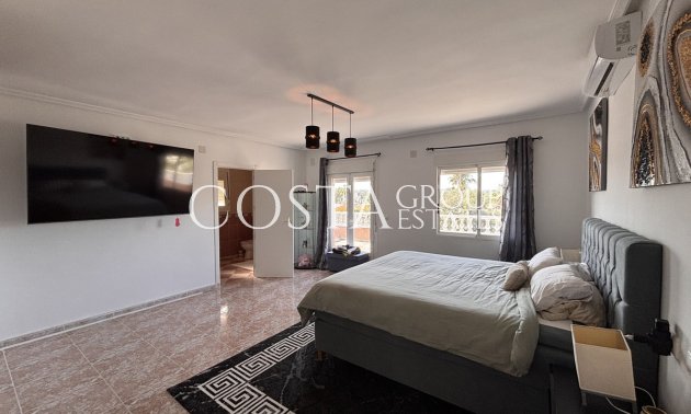 Wiederverkauf - Villa -
Benijofar