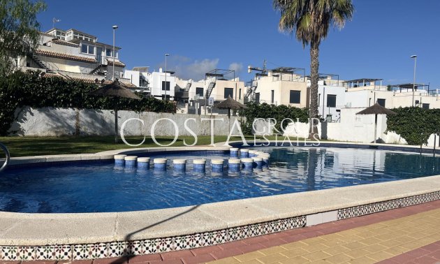 Resale - House -
Orihuela Costa - Villamartin