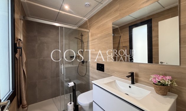 Herverkoop - Villa -
Orihuela Costa - Villamartin