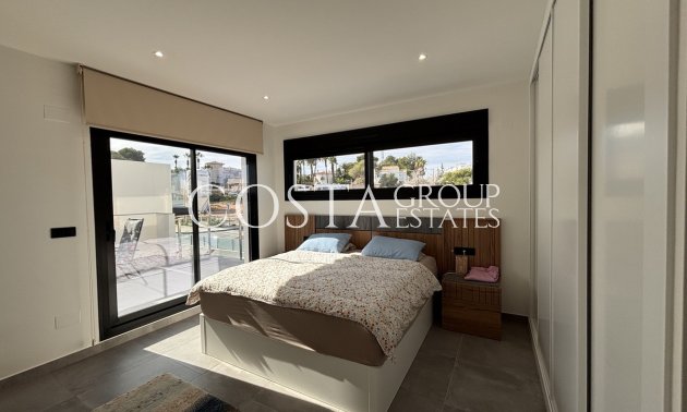 Herverkoop - Villa -
Orihuela Costa - Villamartin