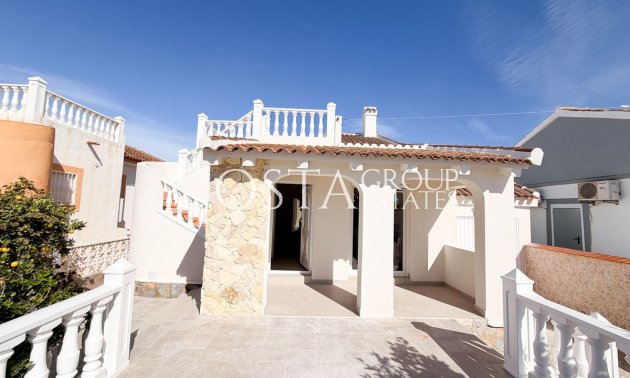 Herverkoop - Villa -
Orihuela Costa - Playa Flamenca