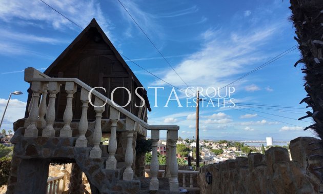 Resale - Villa -
Orihuela Costa - Los Balcones