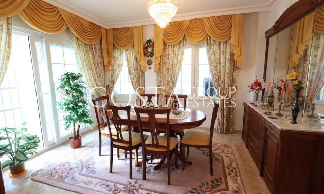 Revente - Villa -
Orihuela Costa