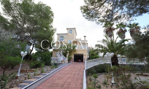 Revente - Villa -
Orihuela Costa