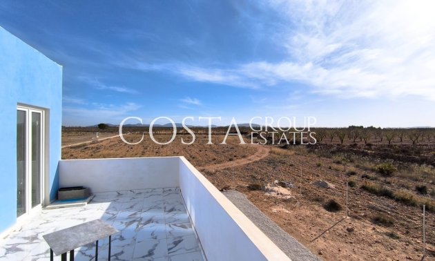 Herverkoop - Villa -
Pinoso - Pinoso Centro