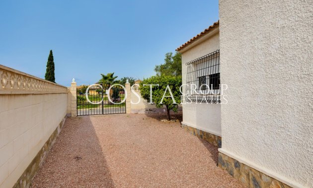 Odsprzedaż - Willa -
Orihuela Costa - La Florida