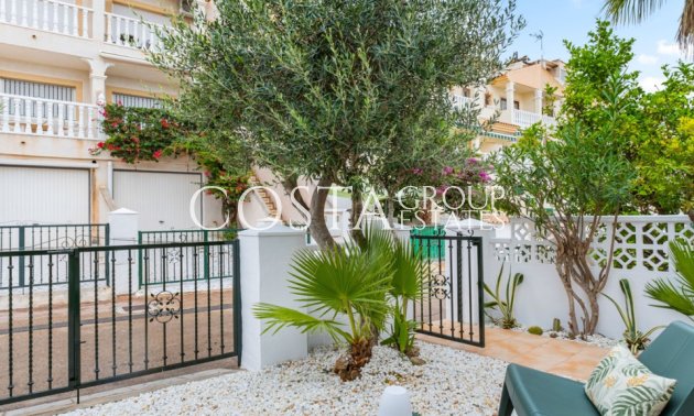 Resale - House -
Orihuela Costa - Villamartin