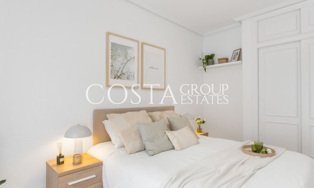 Resale - House -
Orihuela Costa - Villamartin