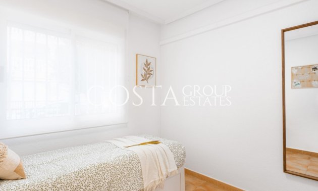 Resale - House -
Orihuela Costa - Villamartin