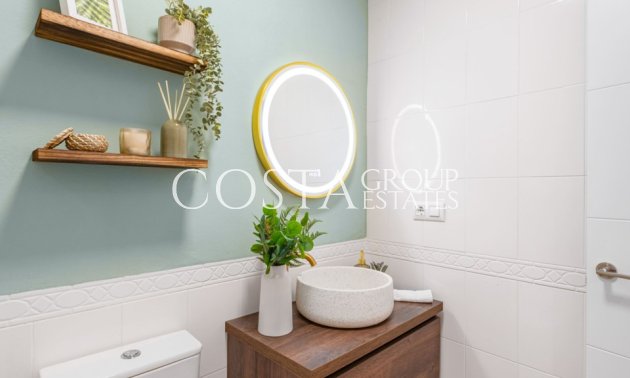 Resale - House -
Orihuela Costa - Villamartin